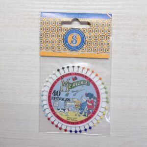 [Maison SAJOU] 玻璃珠大頭針組－縫紉中的女孩 | Glass Head Sewing Pins - Little Girl Sewing Rosette